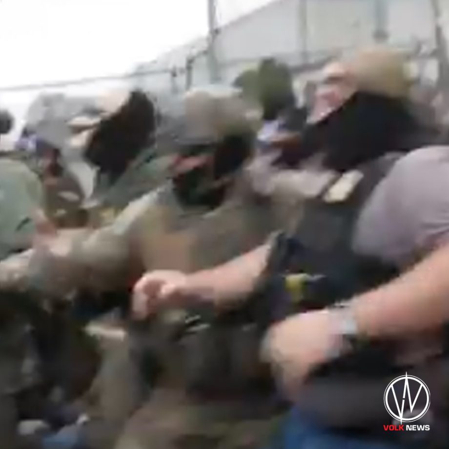 ICE Agents Rush Protesters As They Block Cars Outside Delaney Hall Detention Center in Newark, NJ